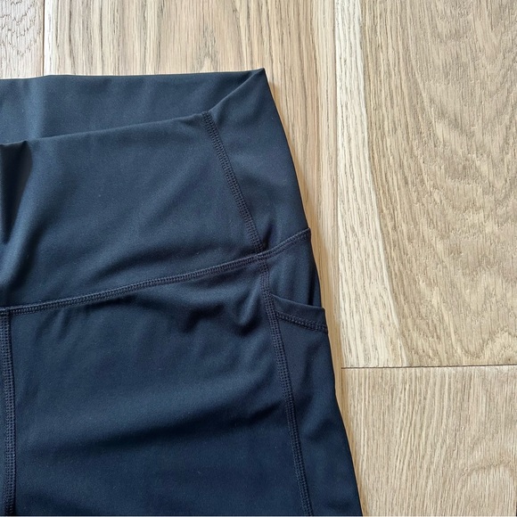 Zyia Black Pocket Brilliant Hi-rise Capri 20" - Picture 9 of 10